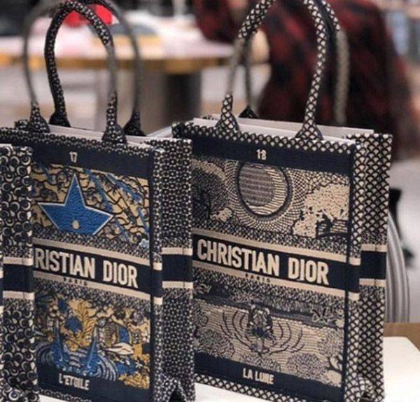 入手困難!ディオール ミニ ヴァーティカル ブックトート 偽物